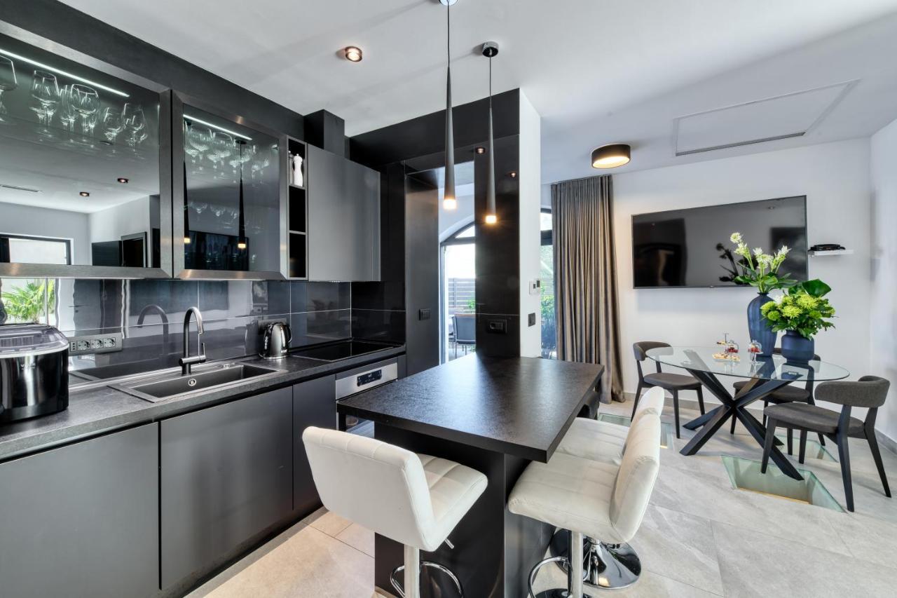 Apartment One B With Heated Private Pool ดูบรอฟนิก ภายนอก รูปภาพ
