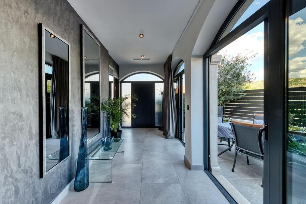 Apartment One B With Heated Private Pool ดูบรอฟนิก ภายนอก รูปภาพ