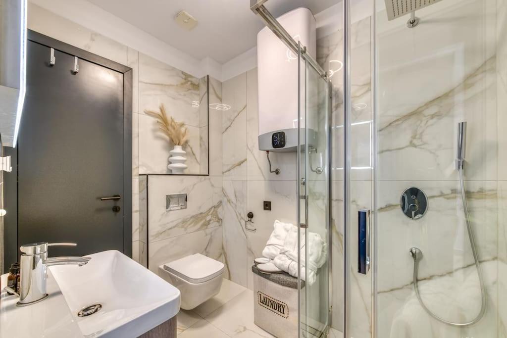 Apartment One B With Heated Private Pool ดูบรอฟนิก ภายนอก รูปภาพ