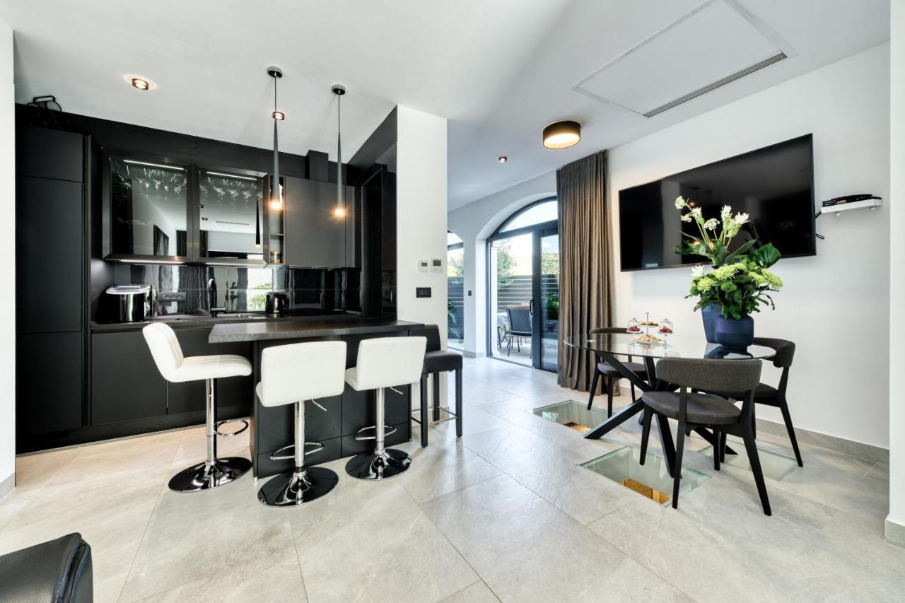 Apartment One B With Heated Private Pool ดูบรอฟนิก ภายนอก รูปภาพ