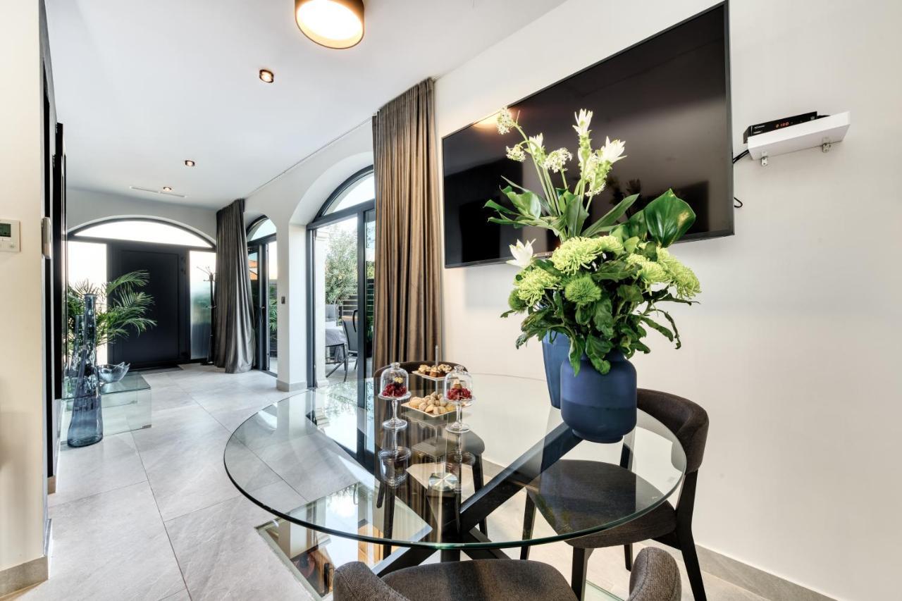 Apartment One B With Heated Private Pool ดูบรอฟนิก ภายนอก รูปภาพ