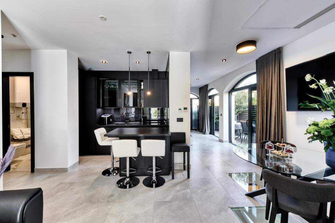 Apartment One B With Heated Private Pool ดูบรอฟนิก ภายนอก รูปภาพ