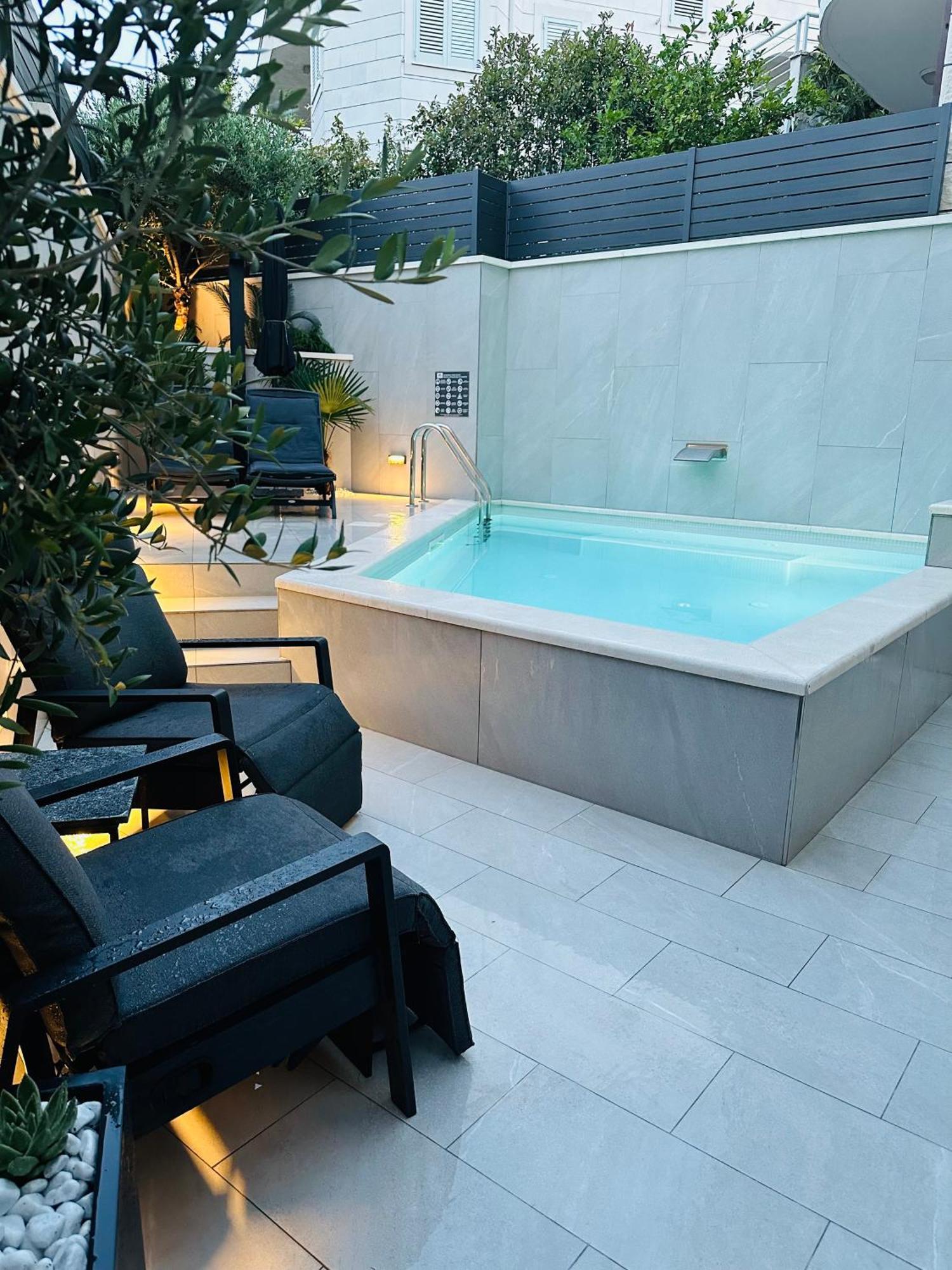 Apartment One B With Heated Private Pool ดูบรอฟนิก ภายนอก รูปภาพ